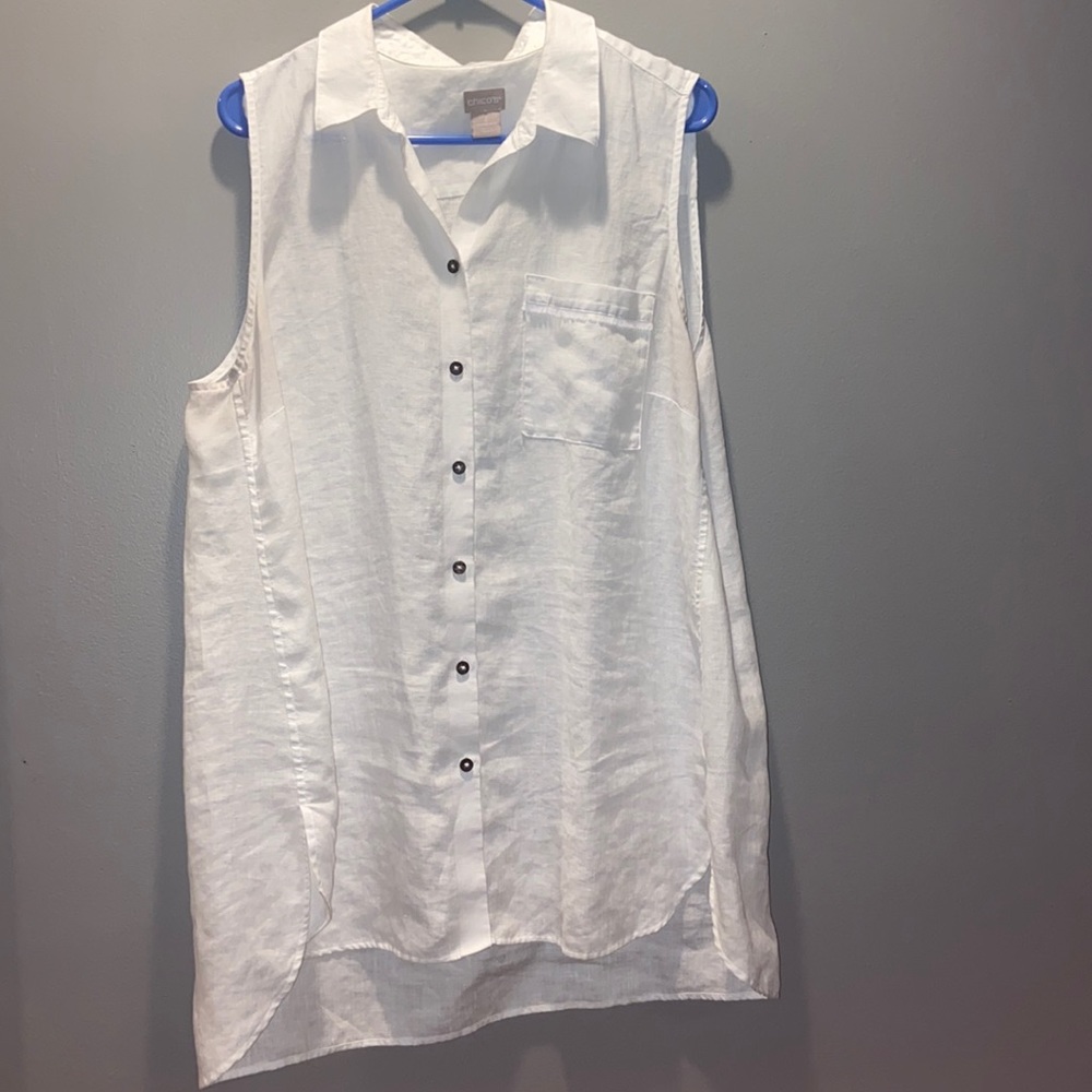 Chico’s. Size 3. (16/18) white shirt
